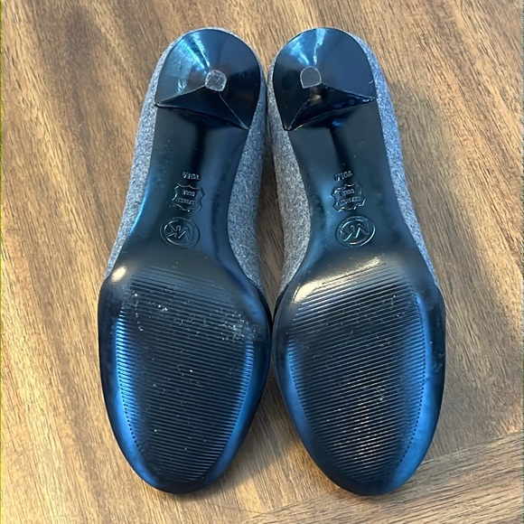 Michael Kors Pressely Cap Toe Gray Flannel Heels Women’s Size 10 M With Box - Picture 9 of 13
